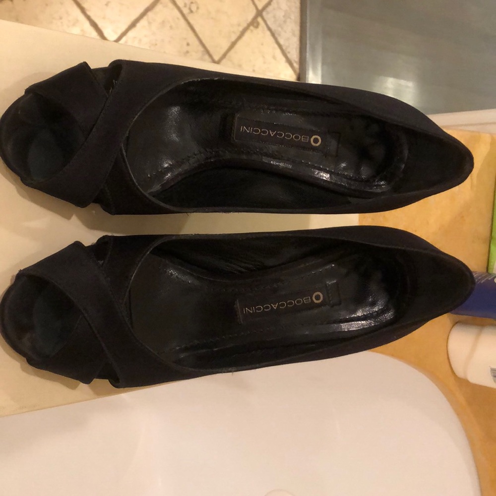 Evening satin shoes